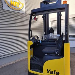 Yale MR 25 * Schubmaststapler