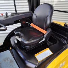 HC (Hangcha) CPD35-XEY2H-SI * 4-Rad Elektrostapler