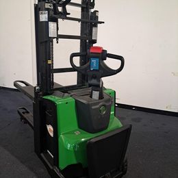 Cesab S 220 D * Hochhubwagen